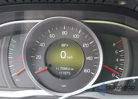 2017 Volvo Xc60 T5 Inscription z USA, uszkodzony, nr VIN YV440MRU1H2006921